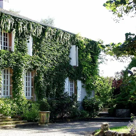 Maison De Charme Avec Parc, Tennis Et Recharge Electrique - Pres D'epinal - Fr-1-589-503 Aydoilles